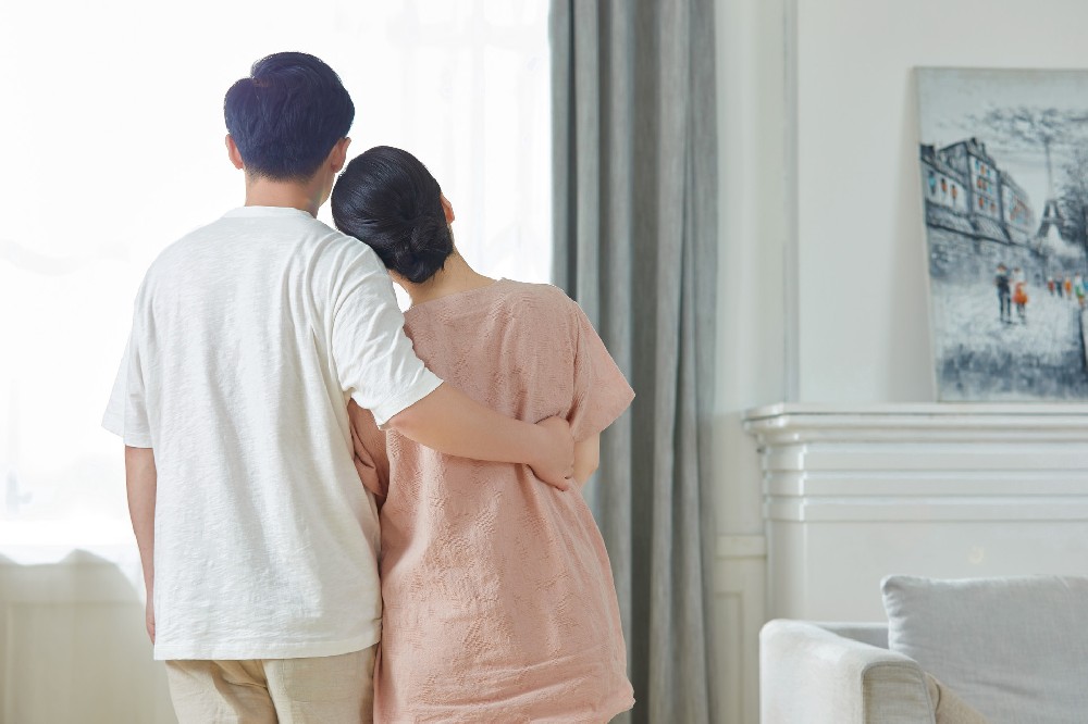 「遠距離を越えて結ばれた50代男性と40代女性の愛」